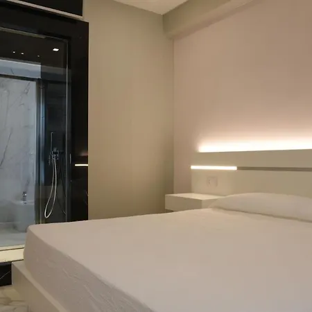 Demsi Palace & Restaurant מלון