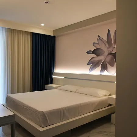 Demsi Palace & Restaurant מלון 4*