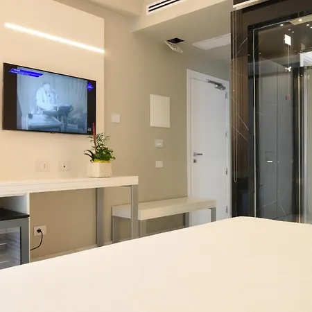 Demsi Palace & Restaurant פויג'ה