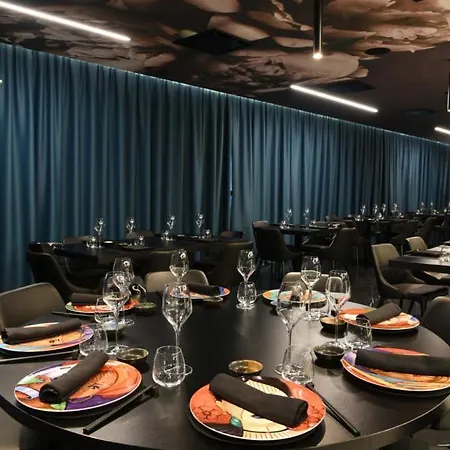 Demsi Palace & Restaurant מלון 4*