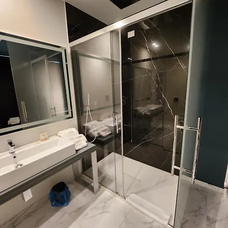 מלון Demsi Palace & Restaurant