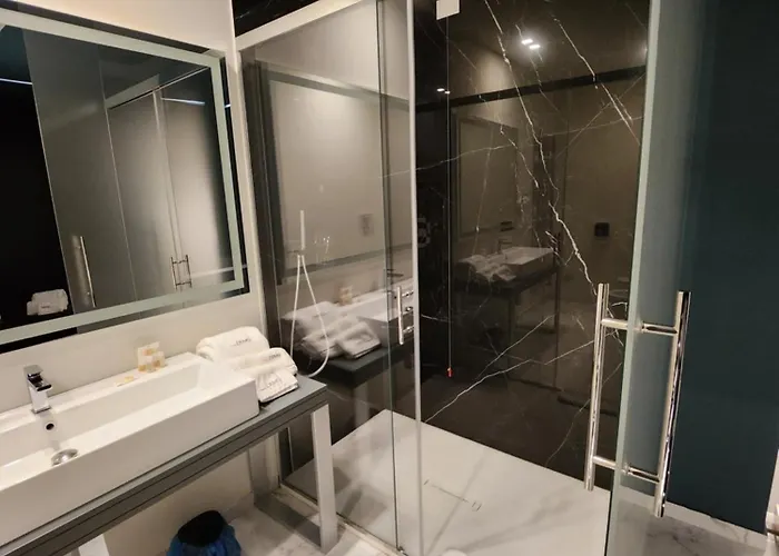 Hotel Demsi Palace & Restaurant